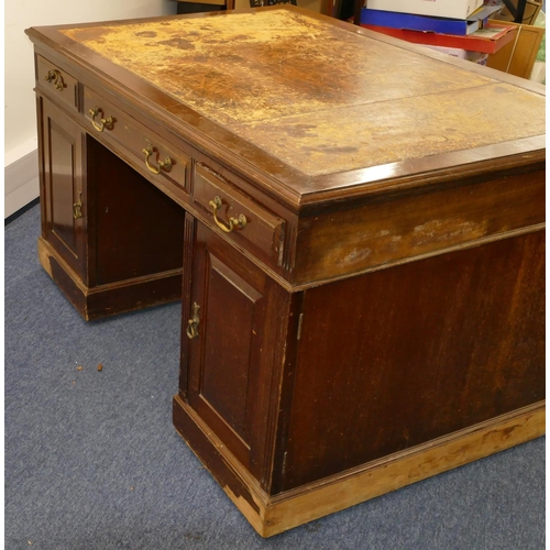 707 - A Maple & Co mahogany partners desk with brown leather inset top, centre drawer flanked by 8 short g... 