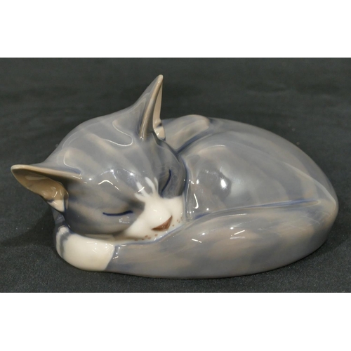 177 - A Royal Copenhagen figure of a sleeping cat 422, 14.5cm wide