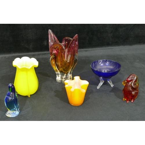 179 - A heavy yellow and red glass square bulbous shaped vase with crinkled rim, 24cm high, a yellow glass... 