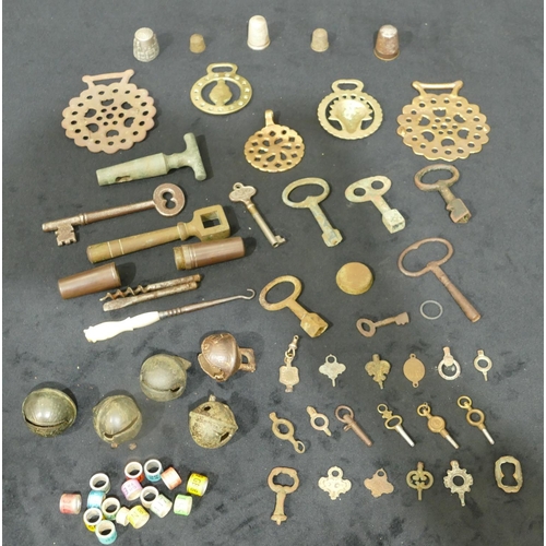 714 - 5 Crotal bells and a quantity of various bird rings, thimbles, keys etc.