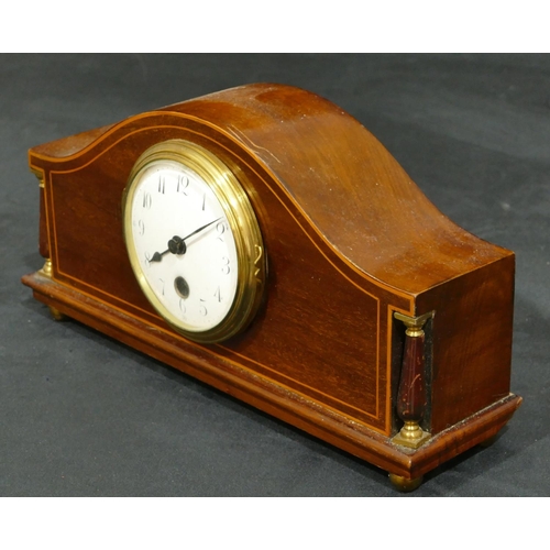 806 - Japy Freres & Co. Edwardian mahogany arch topped timepiece with inlaid stringing, turned column supp... 