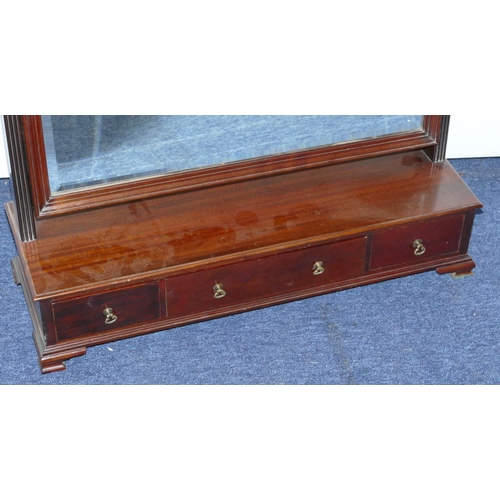 836 - An Edwardian mahogany swing bevelled toilet mirror with reeded supports and brass finials, 3 drawers... 