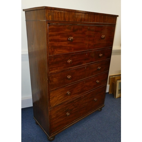 842 - A large Victorian mahogany straight front chest of drawers with 3 long drawers in between 2 large lo... 