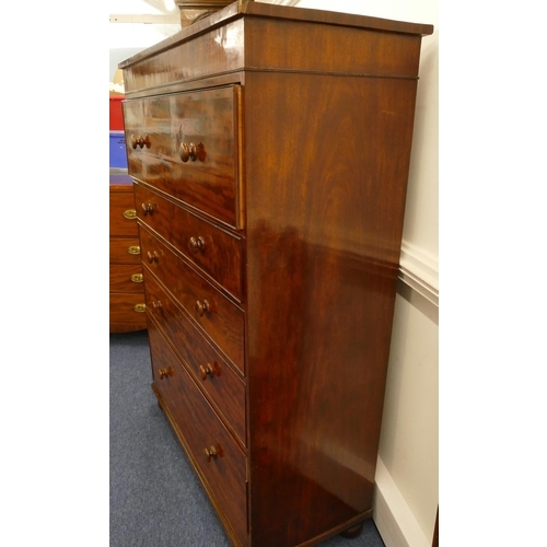 842 - A large Victorian mahogany straight front chest of drawers with 3 long drawers in between 2 large lo... 