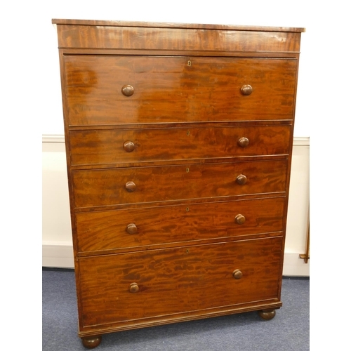 842 - A large Victorian mahogany straight front chest of drawers with 3 long drawers in between 2 large lo... 