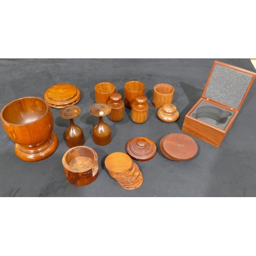 4094 - 8 various wooden containers, drink mats, Treen goblets etc. (8)