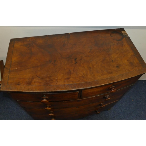 4106 - A George III mahogany bow fronted chest of drawers, with banded top, (3 pieces of veneer to top and ... 