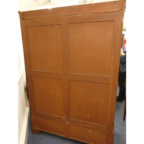 4107 - A good quality Edwardian mahogany double wardrobe, 2 double panel doors enclosing hanging, 2 drawers... 