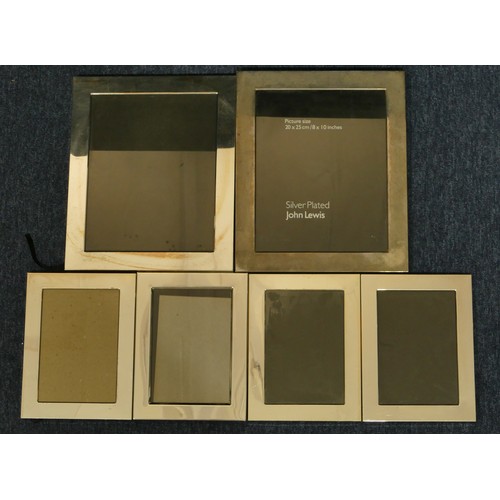 5047 - 4 silver plated plain freestanding photograph frames, 16.5 x 21.5cm and 2 similar larger photograph ... 