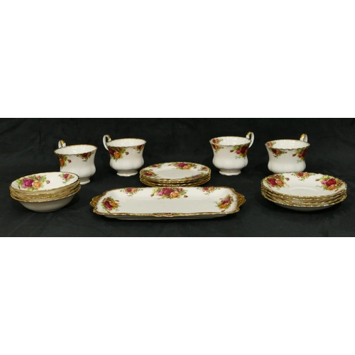 79 - A Royal Albert Old Country Roses pattern part tea service, 1 cake plate, 4 cups, 4 saucers, 4 side p... 