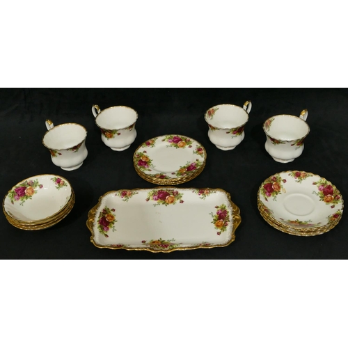 79 - A Royal Albert Old Country Roses pattern part tea service, 1 cake plate, 4 cups, 4 saucers, 4 side p... 