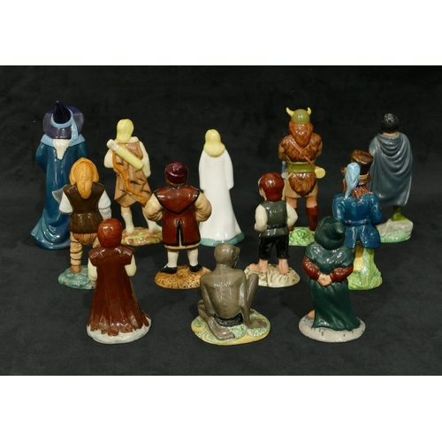 88 - A set of 12 Royal Doulton Lord of the Rings 