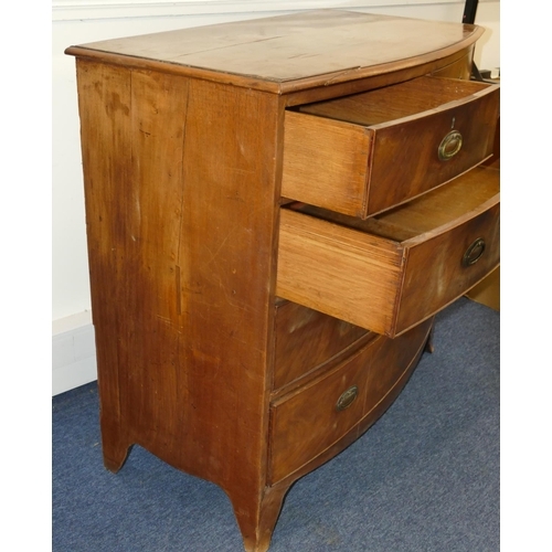 640 - A 19th Century mahogany bow fronted chest of drawers with 2 short and 3 long graduated drawers with ... 