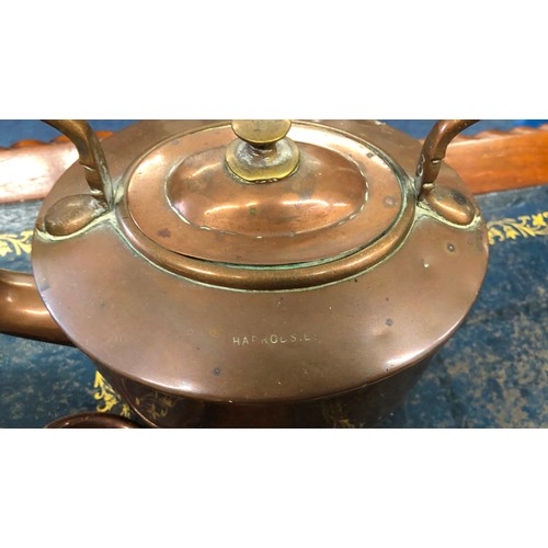 6074 - 3 copper teapots and 3 other copper items. (6)