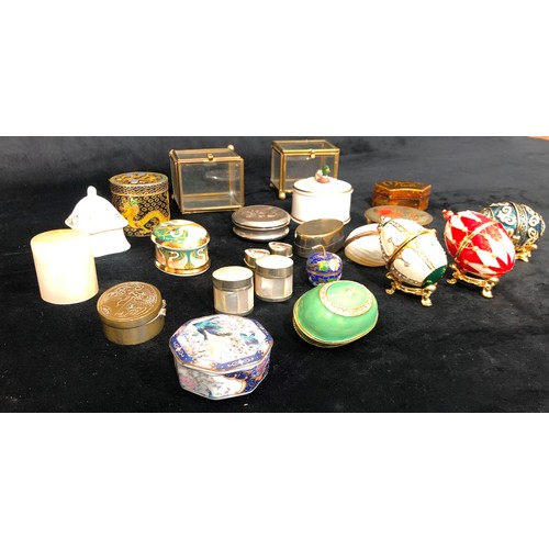 6087 - A quantity of various trinket boxes. (26)