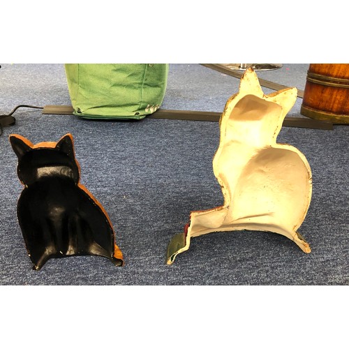 6093 - 2 cat doorstops, tallest 30.5cm high.