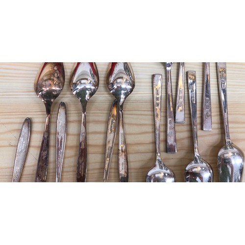 6117 - A quantity of various silver plated flatware and pewter items.