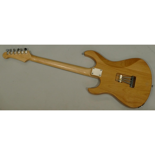 1068 - Yamaha Pacific 6-string electric guitar, overall length 99cm.