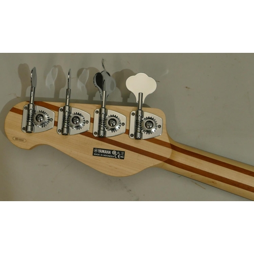 1074 - Yamaha 4-string bass guitar, overall length 117cm.