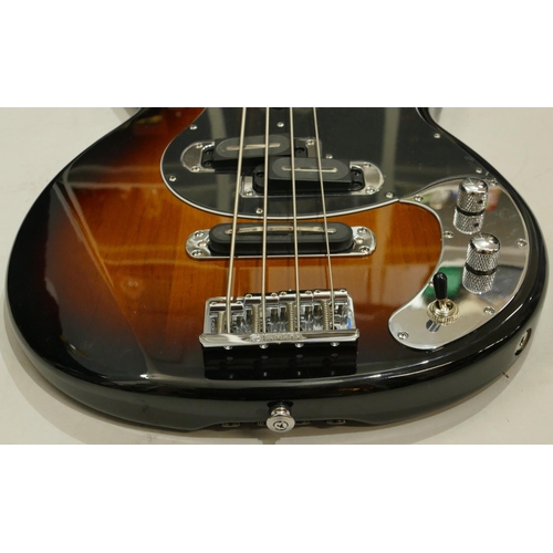 1074 - Yamaha 4-string bass guitar, overall length 117cm.