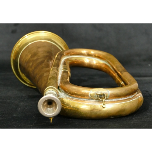 1095 - A brass and copper bugle, 30.5cm long