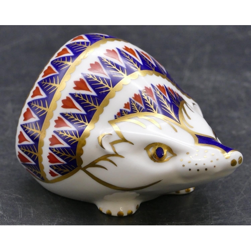 152 - A Royal Crown Derby Imari pattern paperweight in form of a hedgehog, 11.5cm long.