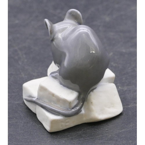 167 - A Copenhagen figure of a mouse on square base, numbered 510, 4cm high