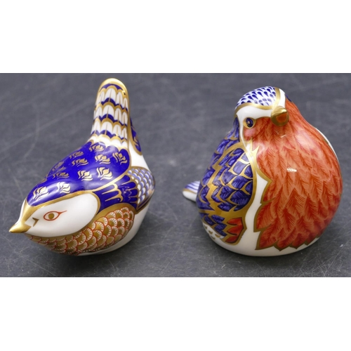 168 - 2 Royal Crown Derby Imari pattern paperweights in the form of birds, tallest 7cm high (2)