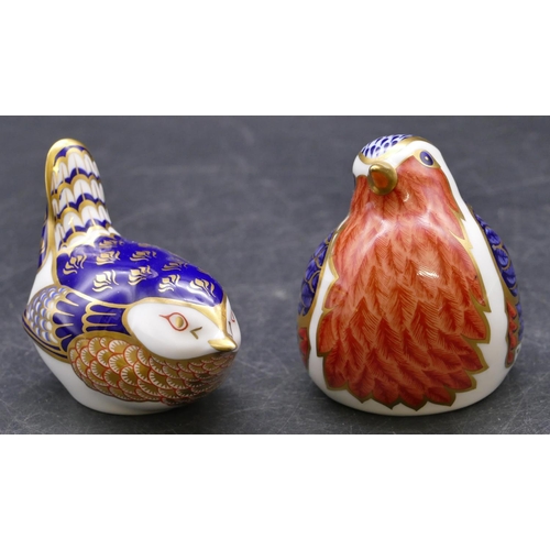 168 - 2 Royal Crown Derby Imari pattern paperweights in the form of birds, tallest 7cm high (2)