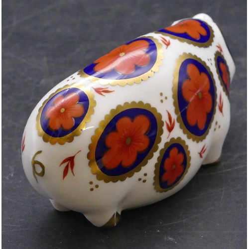 169 - A Royal Crown Derby Imari pattered figure of a pig, 13xm long