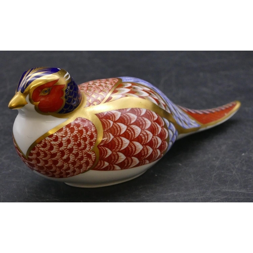 171 - A Royal Crown Derby Imari patterned paperweight in the form of a bird, 17.5cm long