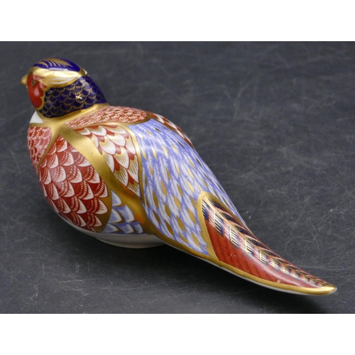 171 - A Royal Crown Derby Imari patterned paperweight in the form of a bird, 17.5cm long