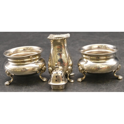 256 - A pair of Birmingham silver round bulbous shaped salts (no liners) on splayed legs with claw feet an... 