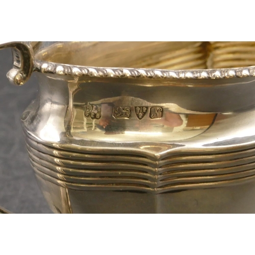 261 - A George V oval silver 2-handled sugar bowl with gadrooned rim, Chester 1913, 3.7oz