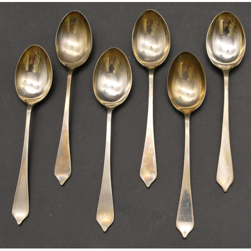 275 - A set of 6 silver teaspoons 