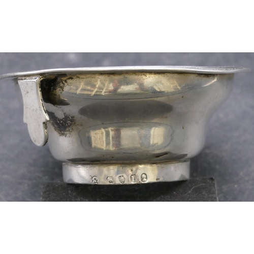 345 - A George III silver wine funnel (funnel base missing), 1.8oz.