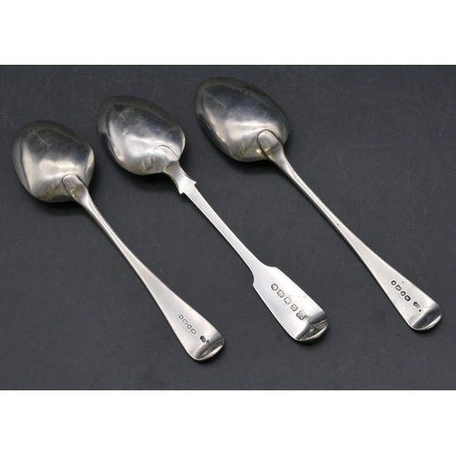 353 - 3 Victorian silver dessert spoons, 4.4oz.