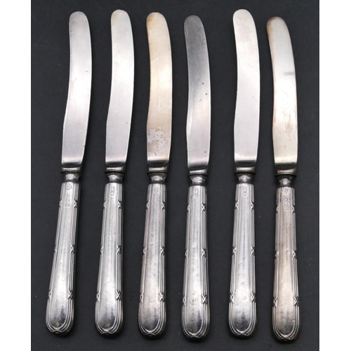 369 - A set of 6 silver handled butter knives