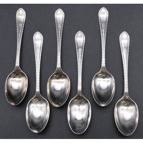 370 - A set of 6 Sheffield silver teaspoons, maker Mappin & Webb, 2.4oz