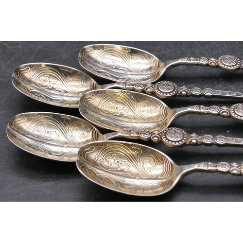 371 - A set of 5 Birmingham silver spoons with shaped handles with embossed bowls, 1.6oz