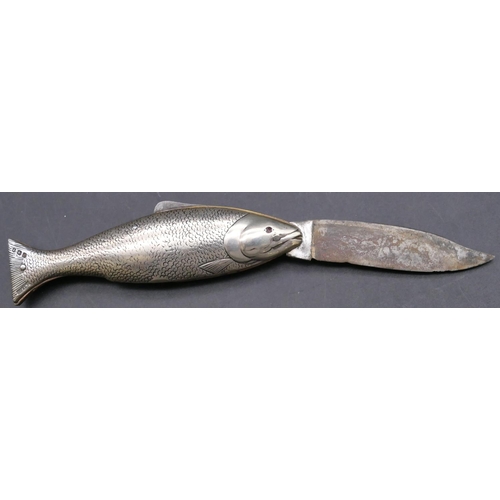 382 - A George V Birmingham silver novelty paper knife in the form of a fish with engraved decoration, 11c... 