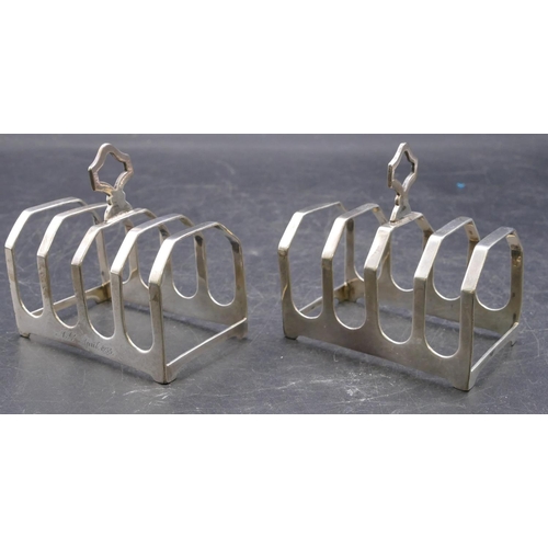 390 - 2 similar 5-bar toast racks with centre carry handles, makers E.V., 7.6cm long, 3.5oz