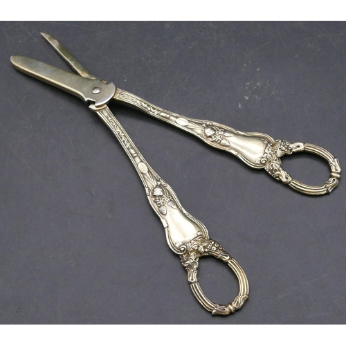 397 - A pair of late Victorian silver gilt grape scissors with raised figure, grape and vine decoration, L... 