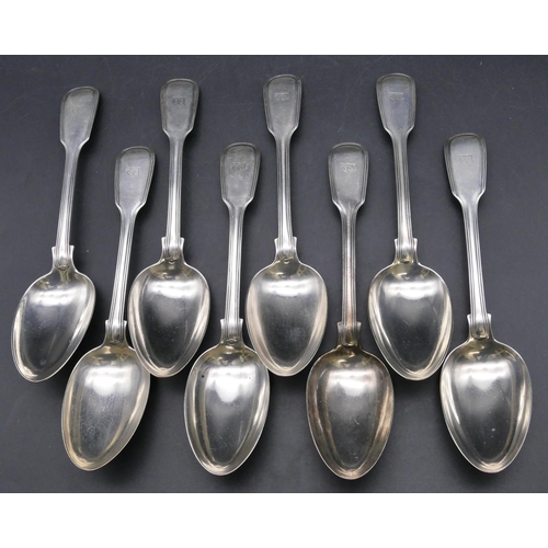 424 - A set of 8 early Victorian silver tablespoons, London 1843, maker's mark WE, 22.9oz