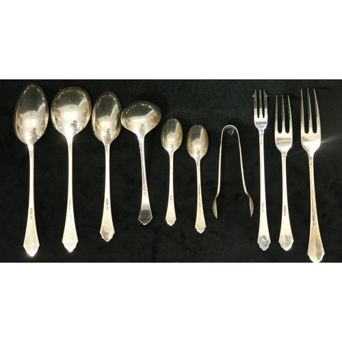 430 - A George VI silver flatware service with engraved crest, 12 dinner forks, 12 smaller forks, 12 soup ... 