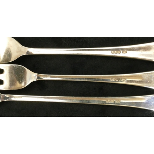 430 - A George VI silver flatware service with engraved crest, 12 dinner forks, 12 smaller forks, 12 soup ... 