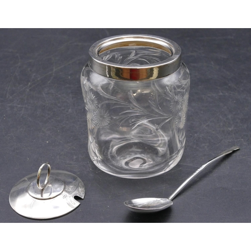 458 - An Edward VII engraved glass jam pot with etched floral and leaf decoration, Birmingham silver neck ... 