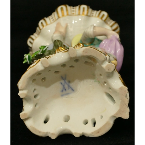 71 - A Meissen small oval sweetmeat dish in the form of 2 ladies holding oval shell aloft (encrusted flow... 