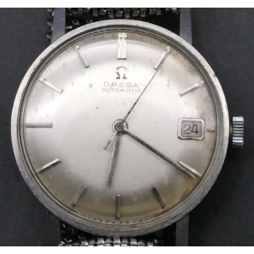 739 - An Omega gentleman's circular wristwatch with seconds hand and calendar, later expanding bracelet (w... 