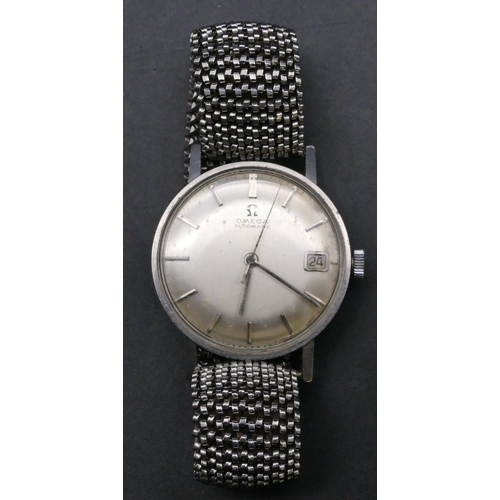 739 - An Omega gentleman's circular wristwatch with seconds hand and calendar, later expanding bracelet (w... 